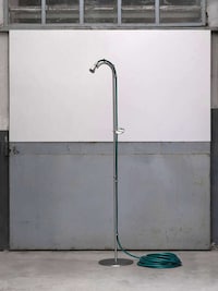Triple-Aerator Outdoor Shower Heads Image 1