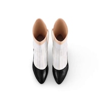 Illusory Doll-Like Heels Image 4