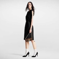 Illusory Doll-Like Heels Image 5