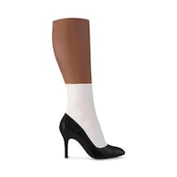Illusory Doll-Like Heels Image 7