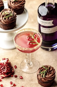 Color-Changing Gin Gift Sets Image 5