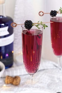 Color-Changing Gin Gift Sets Image 8