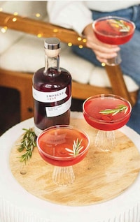 Festive Rose Gin Cocktails Image 3