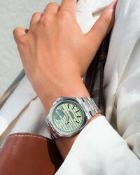 Green-Tonal Metallic Timepieces Image 4