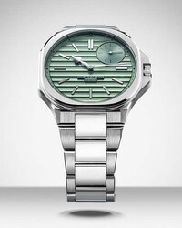 Green-Tonal Metallic Timepieces Image 6