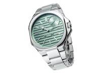 Green-Tonal Metallic Timepieces Image 7