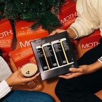 Festive Cocktail Crackers Image 2