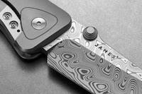 Luxury High-Strength Pocket Knives Image 2