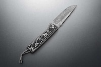 Luxury High-Strength Pocket Knives Image 3