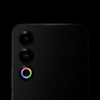 Ultra-Bright Flagship Smartphones Image 3