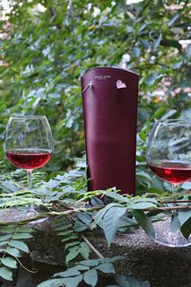 Vegan-Friendly Wine Carriers Article Thubnail