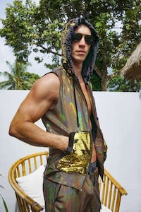Unique Long-Lasting Costumes Image 8