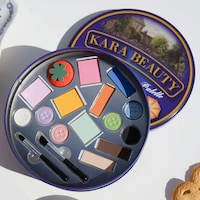Cookie Tin Beauty Palettes Image 1