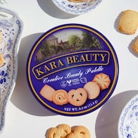 Cookie Tin Beauty Palettes Image 3