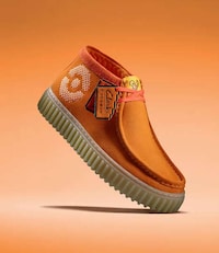 Vibrant Anime-Themed Shoes Image 3