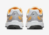 Eccentric Peach-Tonal Sneakers Image 3