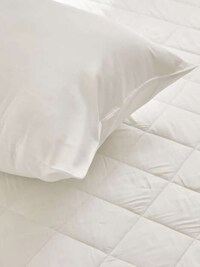 Environmentally Conscious Bamboo Pillows Image 3
