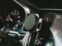 Minimalist Vehicular Smartphone Chargers Image 1