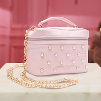 Skincare-Inspired Fashion Bundles Image 3