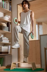 Stylish At-Home Workout Lines Image 2