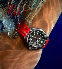Accessible Aquatic Diver Timepieces Image 2
