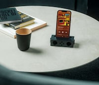 Posh Power-Free Smartphone Speakers Image 3