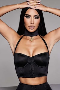 Dynamic Jewelry-Paired Shapewear Image 3