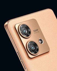 Peach-Hued Smartphones Image 2