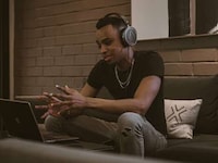 Professional Studio-Grade Headphones Image 5