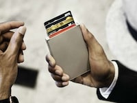Worldwide Tracking Wallets Image 1