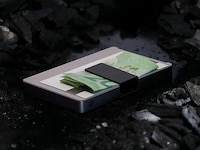 Worldwide Tracking Wallets Image 5