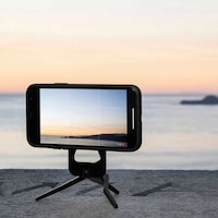 Collapsible Magnetic Smartphone Tripods Image 1