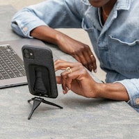 Collapsible Magnetic Smartphone Tripods Image 4