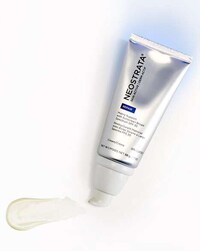 Smoothing Sun Protection Creams Image 2