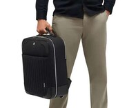Suitcase-Inspired Traveler Backpacks Image 7