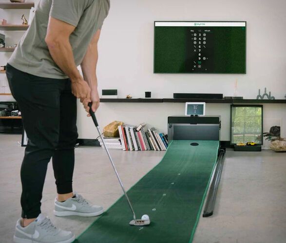 AI-Powered Indoor Golf Systems