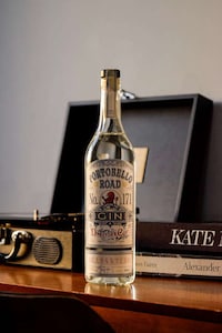 Five-Berry Gin Spirits Image 3