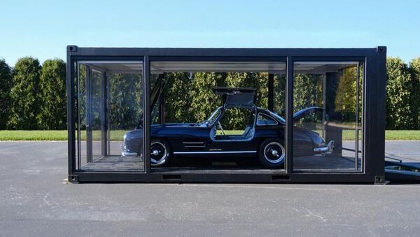 Fine Automobile Display Containers Image 2