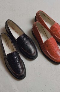 Sleek Collaborative Leather Loafers Image 3