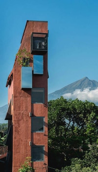 Thin-Structured Indonesian Hotels Image 2
