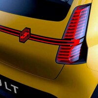Electric Five-Door Cars Image 8