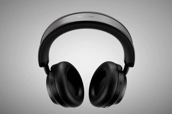 Next-Gen Solar-Powered Headphones