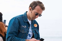 Professional Extended Use Earbuds Image 1