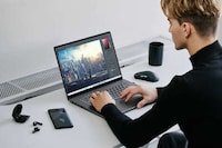 All-Aluminum eSports Laptops Image 1