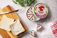 Spreadable Plant-Based Cream Cheese Image 2