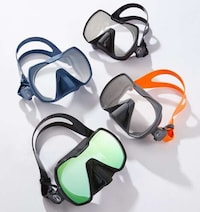 View-Expanding Scuba Masks Image 2