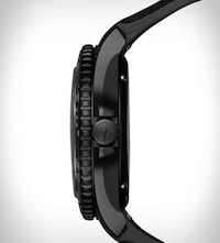 Blacked-Out Ceramic Timepieces Image 4