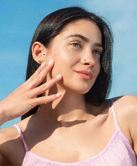Hydrating Sunscreen Mists Image 2