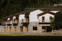 Farmland-Inspired Rural Hotel Cottages Image 3