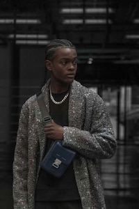 Versatile Sling Bag Accessories Image 3